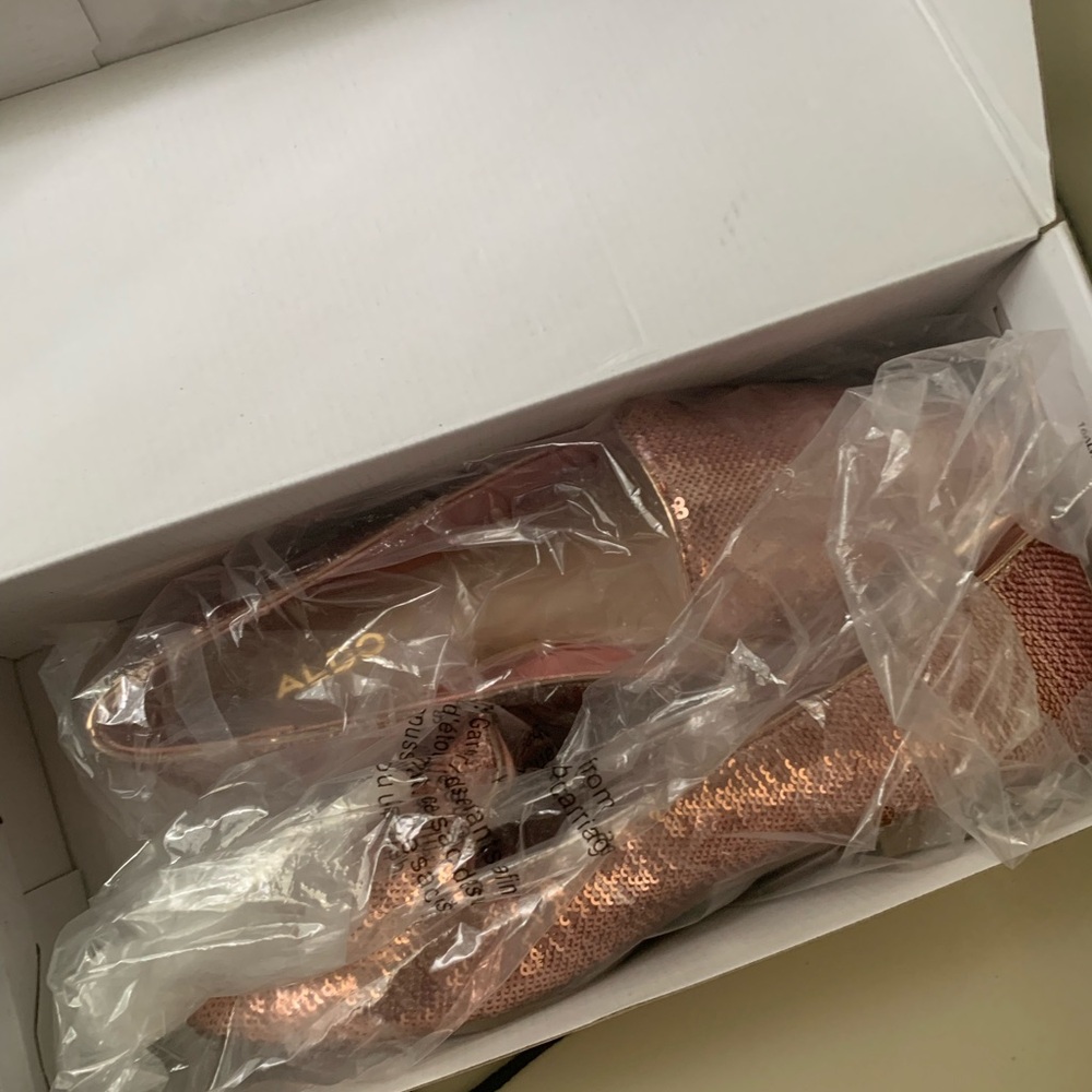Aldo Gold Flats Elegant Metallic Loafers - Picture 3 of 4